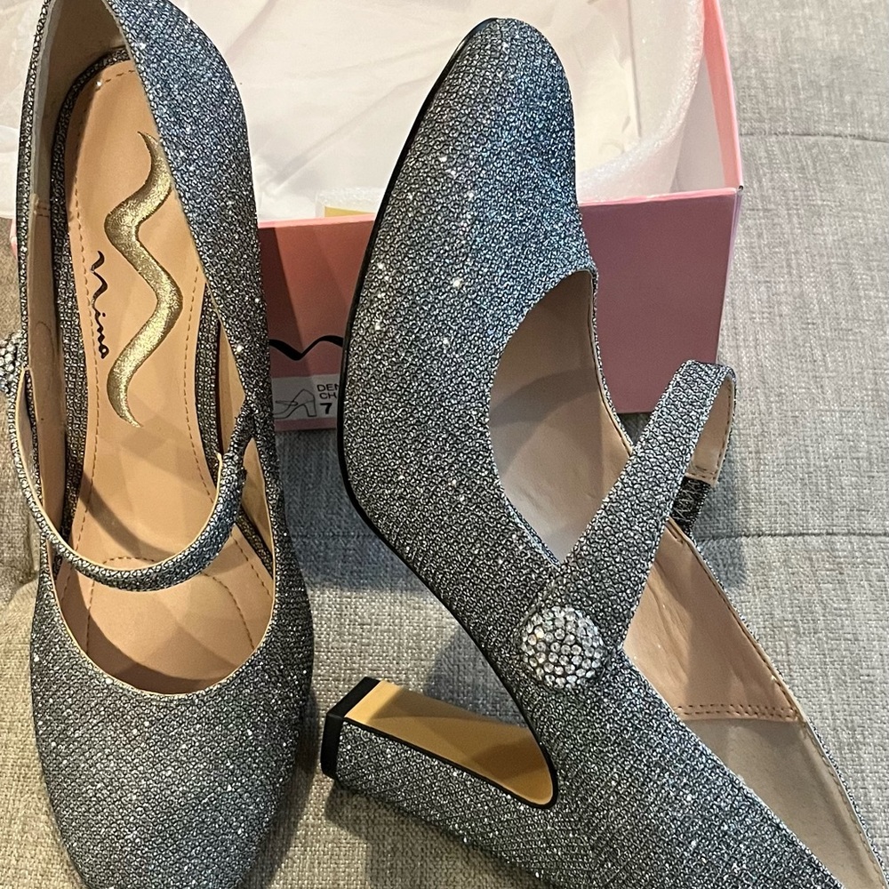 New Nina charcoal/silver dress shoes